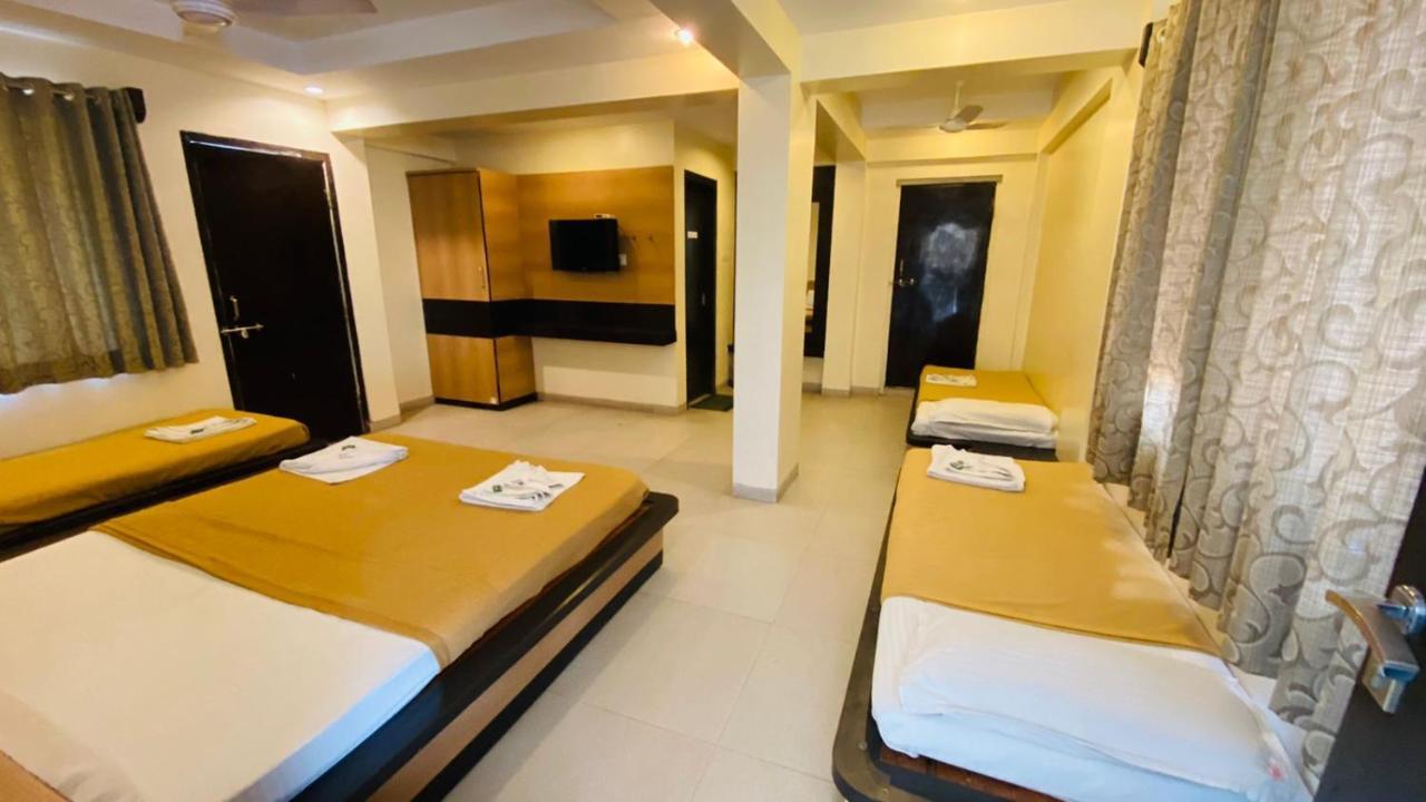 שירדי Hotel Sai Gurusthan מראה חיצוני תמונה